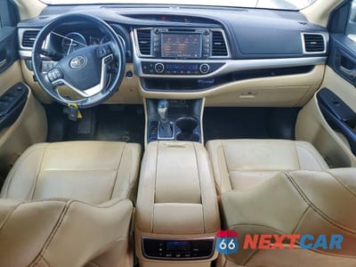 Zdjęcie 8 z 13 samochodu: 2019 TOYOTA HIGHLANDER XLE VIN:5TDKZRFHXKS561497 - miniatura