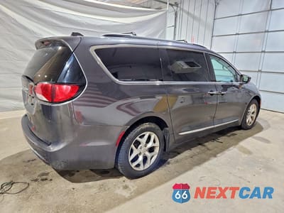 Trzecie zdjęcie samochodu z tyłu: 2017 CHRYSLER PACIFICA TOURING L VIN:2C4RC1BG3HR636086 - miniatura