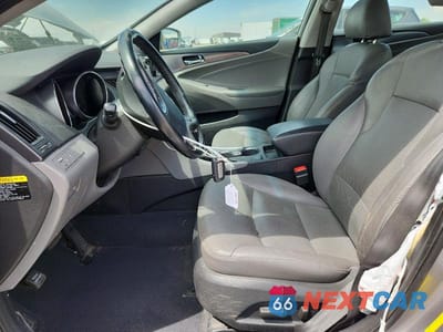Zdjęcie 7 z 13 samochodu: 2013 HYUNDAI SONATA HYBRID VIN:KMHEC4A45DA090473 - miniatura
