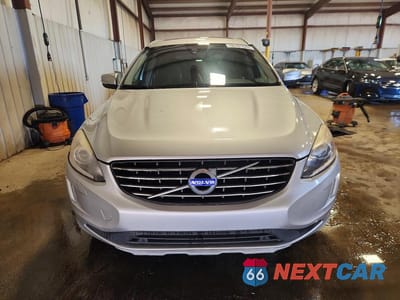 Piąte zdjęcie samochodu w środku: 2017 VOLVO XC60 T5 INSCRIPTION VIN:YV440MRU7H2009340 - miniatura