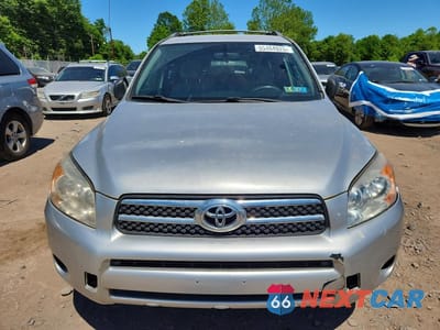 Piąte zdjęcie samochodu w środku: 2008 TOYOTA RAV4 BASE VIN:JTMBD33V185189651 - miniatura
