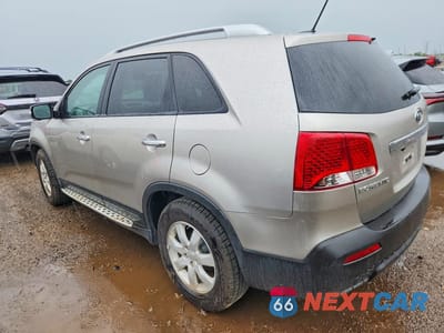 Drugie zdjęcie samochodu z przodu: 2013 KIA SORENTO LX VIN:5XYKT4A60DG361481 - miniatura