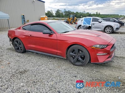Czwarte zdjęcie samochodu z boku: 2021 FORD MUSTANG VIN:1FA6P8THXM5111496 - miniatura