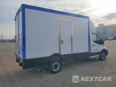 Trzecie zdjęcie samochodu z tyłu: 2023 FORD TRANSIT T- - REFRIGERATED BOX TRUCK VIN:1FDBW5ZG4PKA23392 - miniatura