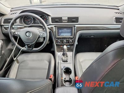 Zdjęcie 8 z 12 samochodu: 2019 VOLKSWAGEN PASSAT SE R-LINE VIN:1VWMA7A36KC003564 - miniatura