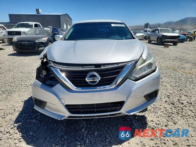Piąte zdjęcie samochodu w środku: 2016 NISSAN ALTIMA 2.5 S VIN:1N4AL3AP6GN352625 - miniatura