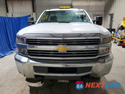 Piąte zdjęcie samochodu w środku: 2015 CHEVROLET SILVERADO K3500 VIN:1GC0KYEG9FZ551935 - miniatura