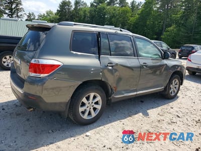 Trzecie zdjęcie samochodu z tyłu: 2012 TOYOTA HIGHLANDER SE VIN:5TDBK3EH2CS101206 - miniatura