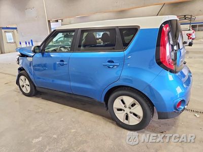 Trzecie zdjęcie samochodu z tyłu: 2016 KIA SOUL EV BASE VIN:KNDJP3AE9G7005162 - miniatura