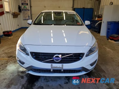 Piąte zdjęcie samochodu w środku: 2018 VOLVO S60 DYNAMIC VIN:YV140MTL5J2453092 - miniatura