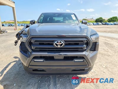 Piąte zdjęcie samochodu w środku: 2025 TOYOTA TACOMA SR5 VIN:3TMLB5JN1SM094498 - miniatura