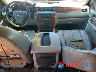 Zdjęcie 8 z 13 samochodu: 2009 CHEVROLET SUBURBAN C1500 LT VIN:1GNFC26J29J105876 - miniatura
