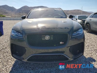 Piąte zdjęcie samochodu w środku: 2020 JAGUAR F-PACE SVR VIN:SADCZ2EE2LA642631 - miniatura