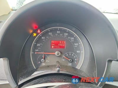 Zdjęcie 9 z 12 samochodu: 2010 VOLKSWAGEN NEW BEETLE VIN:3VWRG3AG5AM033670 - miniatura