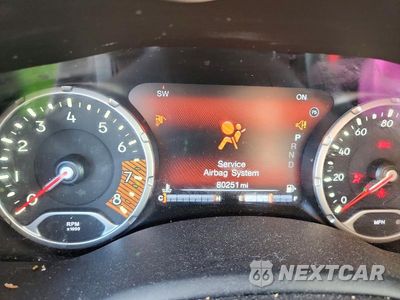Zdjęcie 9 z 13 samochodu: 2021 JEEP RENEGADE LATITUDE VIN:ZACNJDBB4MPM54418 - miniatura