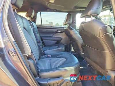 Zdjęcie 11 z 14 samochodu: 2022 TOYOTA HIGHLANDER XSE VIN:5TDJZRBHXNS212894 - miniatura
