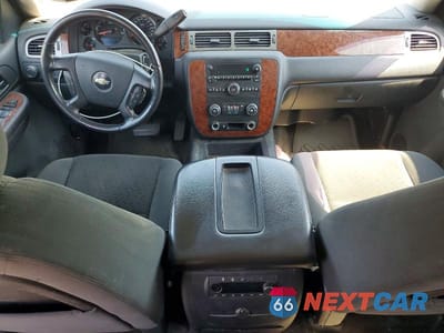 Zdjęcie 8 z 13 samochodu: 2008 CHEVROLET SUBURBAN K1500 LS VIN:3GNFK16348G280144 - miniatura