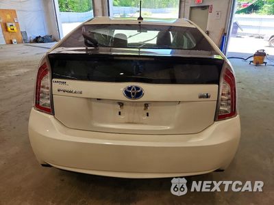 Zdjęcie 6 z 12 samochodu: 2014 TOYOTA PRIUS THREE VIN:JTDKN3DU2E0390521 - miniatura