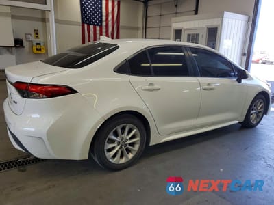 Trzecie zdjęcie samochodu z tyłu: 2020 TOYOTA COROLLA XLE VIN:JTDFPRAE2LJ064902 - miniatura