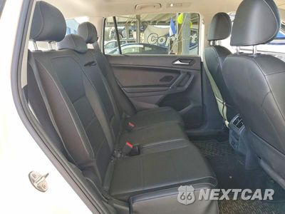 Zdjęcie 10 z 12 samochodu: 2018 VOLKSWAGEN TIGUAN SE VIN:3VV2B7AX8JM021606 - miniatura