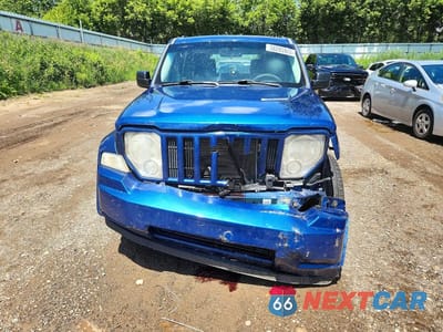 Piąte zdjęcie samochodu w środku: 2009 JEEP LIBERTY SPORT VIN:1J8GN28K69W546323 - miniatura