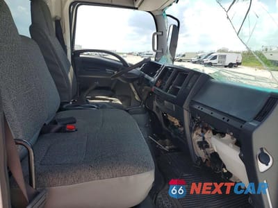 Piąte zdjęcie samochodu w środku: 2024 ISUZU NPR HD DUMP TRUCK VIN:54DC4J1D4RS205536 - miniatura