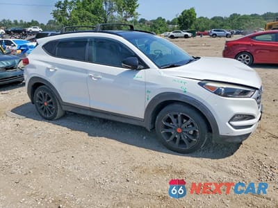 Czwarte zdjęcie samochodu z boku: 2017 HYUNDAI TUCSON NIGHT VIN:KM8J33A29HU535003 - miniatura