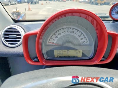 Zdjęcie 9 z 13 samochodu: 2013 SMART FORTWO VIN:WMEEJ3BA5DK683402 - miniatura