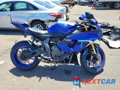2025 YAMAHA YZFR7 JYARM38E6SA015575 - główne zdjęcie licytacji z USA - miniatura