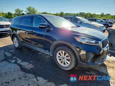Czwarte zdjęcie samochodu z boku: 2019 KIA SORENTO LX VIN:5XYPGDA31KG566269 - miniatura