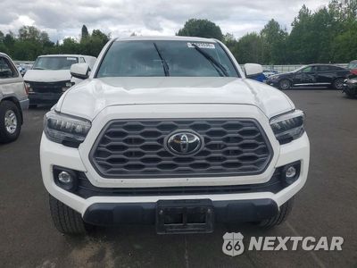 Piąte zdjęcie samochodu w środku: 2023 TOYOTA TACOMA TRD OFF-ROAD VIN:3TYSZ5AN6PT130205 - miniatura