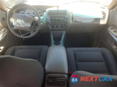 Zdjęcie 8 z 12 samochodu: 2001 FORD EXPLORER SPORT TRAC VIN:1FMZU67E11UB95757 - miniatura