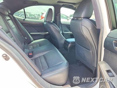 Zdjęcie 10 z 12 samochodu: 2017 LEXUS IS 200T VIN:JTHBA1D22H5055053 - miniatura