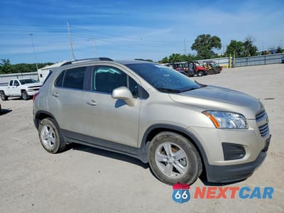 Czwarte zdjęcie samochodu z boku: 2016 CHEVROLET TRAX 1LT VIN:3GNCJLSB4GL234060 - miniatura