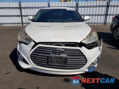 Piąte zdjęcie samochodu w środku: 2015 HYUNDAI VELOSTER TURBO VIN:KMHTC6AE6FU216904 - miniatura