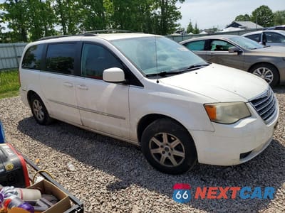 Czwarte zdjęcie samochodu z boku: 2010 CHRYSLER TOWN & COUNTRY TOURING PLUS VIN:2A4RR8D17AR494017 - miniatura