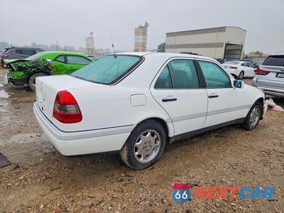 Trzecie zdjęcie samochodu z tyłu: 1994 MERCEDES-BENZ C 220 VIN:WDBHA22E8RF038203 - miniatura