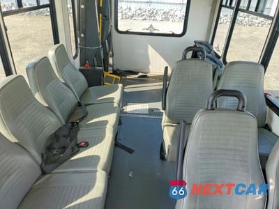Zdjęcie 6 z 10 samochodu: 2015 FORD E350 SHUTTLE BUS VIN:1FDEE3FL1FDA27862 - miniatura