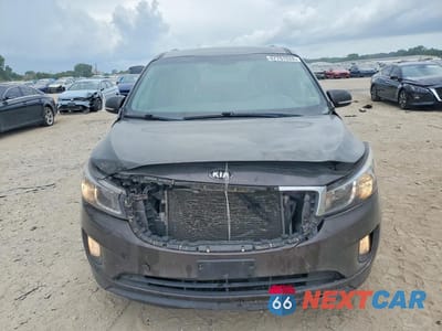 Piąte zdjęcie samochodu w środku: 2016 KIA SEDONA SX VIN:KNDMC5C10G6125551 - miniatura