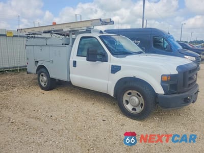 Czwarte zdjęcie samochodu z boku: 2008 FORD F350 SRW SUPER DUTY VIN:1FDSF30538EC32705 - miniatura