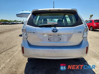 Zdjęcie 6 z 13 samochodu: 2014 TOYOTA PRIUS V TWO VIN:JTDZN3EU0E3363328 - miniatura