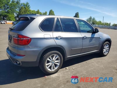 Trzecie zdjęcie samochodu z tyłu: 2011 BMW X5 VIN:5UXZW0C55BL368543 - miniatura