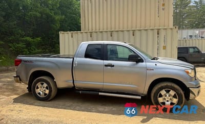 Piąte zdjęcie samochodu w środku: 2010 TOYOTA TUNDRA DOUBLE CAB SR5 VIN:5TFUY5F12AX143337 - miniatura