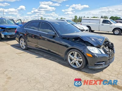Czwarte zdjęcie samochodu z boku: 2013 MERCEDES-BENZ E 350 4MATIC VIN:WDDHF8JBXDA737311 - miniatura