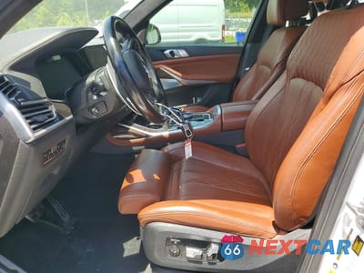 Zdjęcie 7 z 13 samochodu: 2021 BMW X7 M50I VIN:5UXCX6C00M9H49794 - miniatura