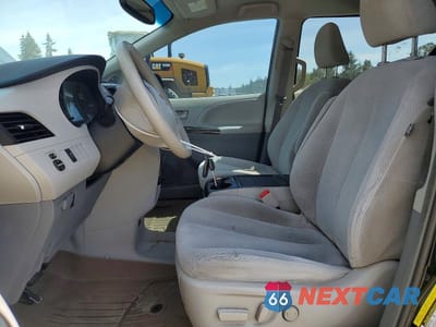 Zdjęcie 7 z 13 samochodu: 2013 TOYOTA SIENNA LE VIN:5TDKK3DC6DS348414 - miniatura