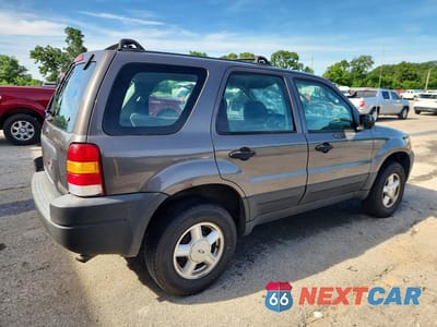 Trzecie zdjęcie samochodu z tyłu: 2003 FORD ESCAPE XLS VIN:1FMYU02133KB89034 - miniatura