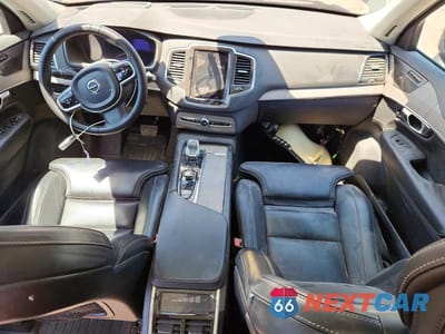 Zdjęcie 8 z 13 samochodu: 2023 VOLVO XC90 ULTIMATE VIN:YV40621A5P1940720 - miniatura