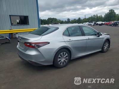Trzecie zdjęcie samochodu z tyłu: 2022 TOYOTA CAMRY LE VIN:4T1C31AK9NU596179 - miniatura