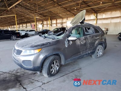 2011 KIA SORENTO GL 5XYKT3A18BG007669 - główne zdjęcie licytacji z USA - miniatura